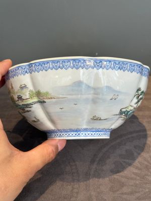 A varied collection of eight Chinese famille rose eggshell bowls, Jingdezhen mark, 20th C. — photo 37