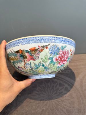 A varied collection of eight Chinese famille rose eggshell bowls, Jingdezhen mark, 20th C. — photo 42