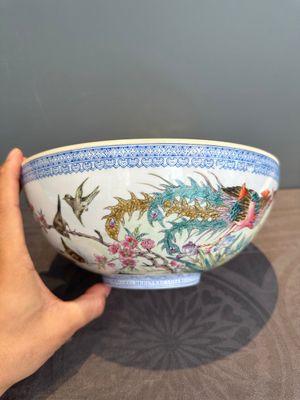 A varied collection of eight Chinese famille rose eggshell bowls, Jingdezhen mark, 20th C. — photo 43