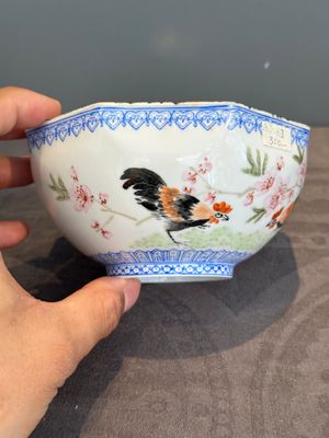 A varied collection of eight Chinese famille rose eggshell bowls, Jingdezhen mark, 20th C. — photo 17