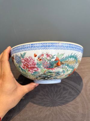 A varied collection of eight Chinese famille rose eggshell bowls, Jingdezhen mark, 20th C. — photo 41