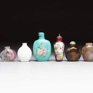A varied collection of eight Chinese snuff bottles, Qianlong mark, 20th C. — 照片 4