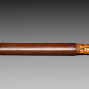 A varied collection of eight Japanese netsukes and a wooden case, signed Daimyo 大明, Hinode 日出 and Chikusen 竹仙, 19th C. — 照片 2