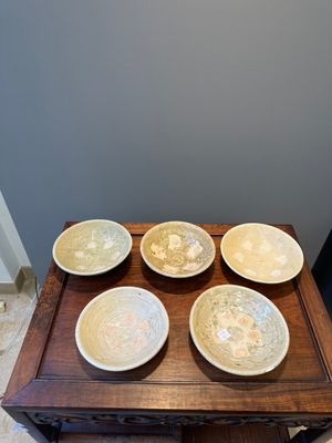A varied collection of eight pieces Chinese monochrome wares, Tang/Ming — 照片 28