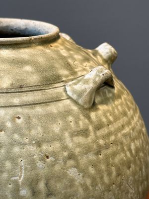 A varied collection of eight pieces Chinese monochrome wares, Tang/Ming — 照片 8