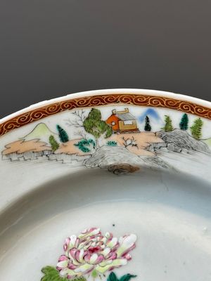 A varied collection of eight pieces of Chinese famille rose porcelain, 18/19th C. — 照片 51