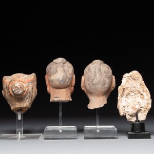 A varied collection of eight pottery, stone and stucco fragments, Asia, 2nd C. B.C. and later — photo 5