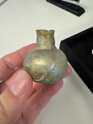 A varied collection of eight Roman glass wares — photo 1