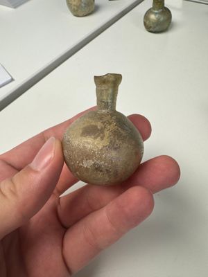 A varied collection of eight Roman glass wares — photo 13