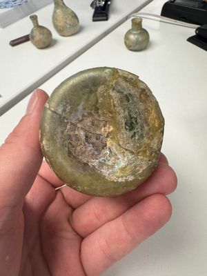 A varied collection of eight Roman glass wares — photo 31