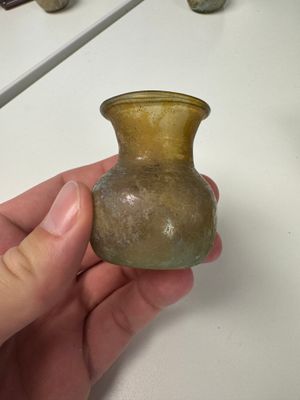 A varied collection of eight Roman glass wares — photo 36