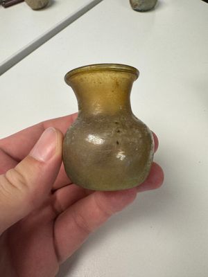 A varied collection of eight Roman glass wares — photo 37