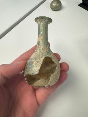 A varied collection of eight Roman glass wares — photo 8