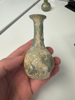 A varied collection of eight Roman glass wares — photo 9