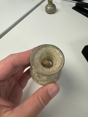 A varied collection of eight Roman glass wares — photo 10
