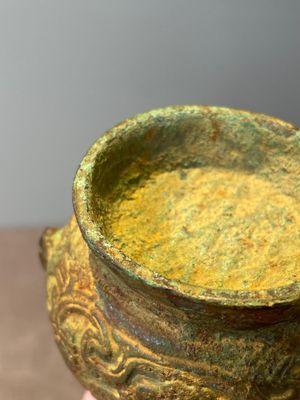 A varied collection of five Chinese bronze objects, 4th C. B.C./15th C. — photo 14