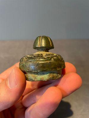 A varied collection of five Chinese bronze objects, 4th C. B.C./15th C. — photo 19