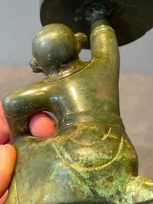 A varied collection of five Chinese bronze objects, 4th C. B.C./15th C. — photo 37