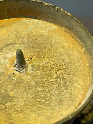 A varied collection of five Chinese bronze objects, 4th C. B.C./15th C. — photo 41