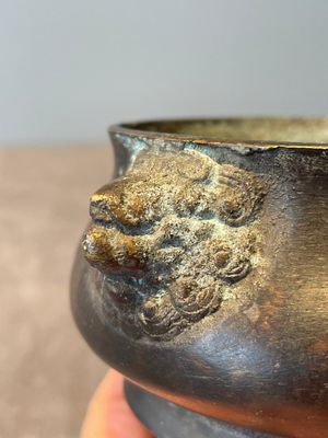 A varied collection of five Chinese bronze objects, 4th C. B.C./15th C. — photo 46