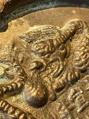 A varied collection of five Chinese bronze objects, 4th C. B.C./15th C. — photo 49