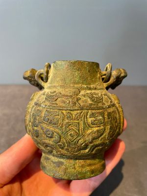 A varied collection of five Chinese bronze objects, 4th C. B.C./15th C. — photo 6
