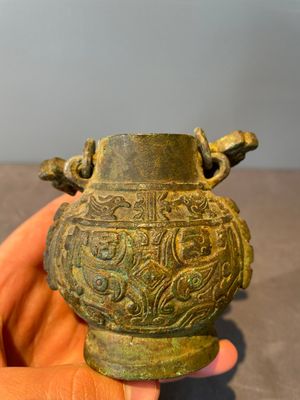 A varied collection of five Chinese bronze objects, 4th C. B.C./15th C. — photo 7