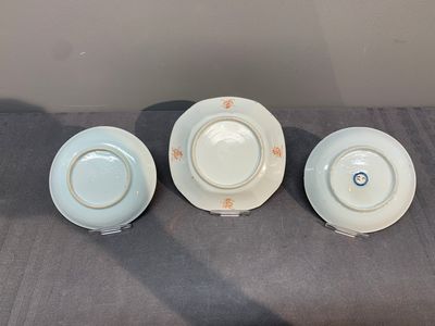 A varied collection of five Chinese famille rose cups and six saucers, Yongzheng/Qianlong — photo 14