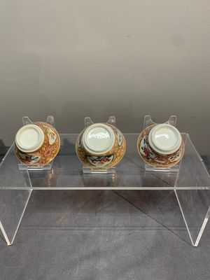 A varied collection of five Chinese famille rose cups and six saucers, Yongzheng/Qianlong — photo 6