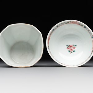 A varied collection of five Chinese famille rose cups and six saucers, Yongzheng/Qianlong — photo 12