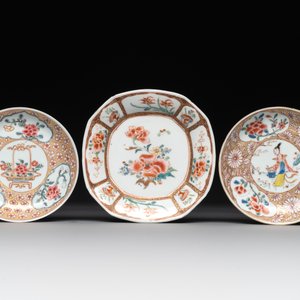 A varied collection of five Chinese famille rose cups and six saucers, Yongzheng/Qianlong — photo 4