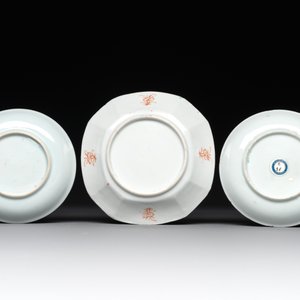 A varied collection of five Chinese famille rose cups and six saucers, Yongzheng/Qianlong — photo 5