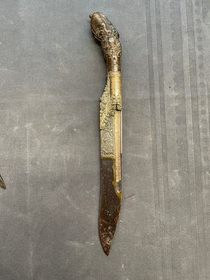 A varied collection of four decorated daggers, two inset with red coral and turquoise, Sri Lanka and Georgia, 18/19th C. — foto 7