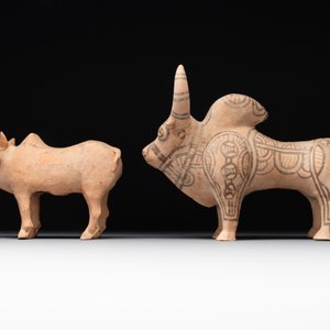 A varied collection of four terracotta animal sculptures and two bowls, Indus Valley, Iran, Pakistan and Afghanistan, 29th/3rd C. B.C. — foto 3