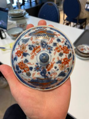 A varied collection of fourteen Chinese Imari-style wares, Kangxi/Qianlong — 照片 13
