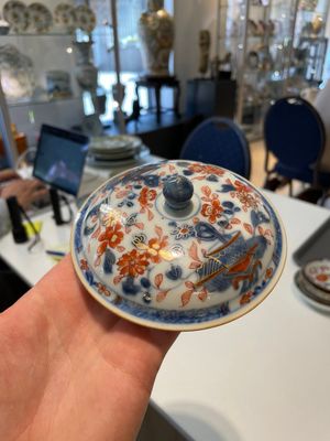A varied collection of fourteen Chinese Imari-style wares, Kangxi/Qianlong — 照片 14