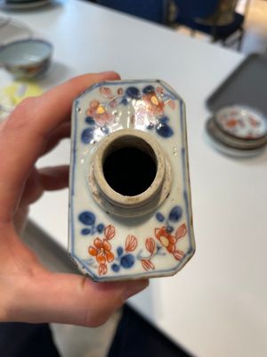 A varied collection of fourteen Chinese Imari-style wares, Kangxi/Qianlong — 照片 25