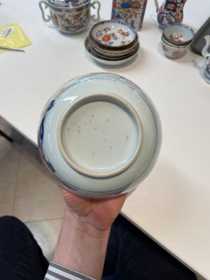 A varied collection of fourteen Chinese Imari-style wares, Kangxi/Qianlong — 照片 4