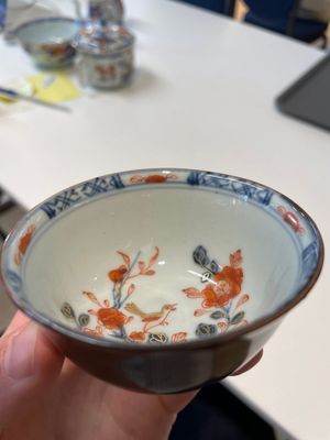 A varied collection of fourteen Chinese Imari-style wares, Kangxi/Qianlong — 照片 45