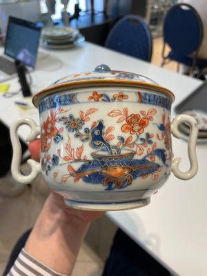 A varied collection of fourteen Chinese Imari-style wares, Kangxi/Qianlong — 照片 7