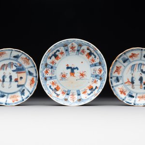 A varied collection of fourteen Chinese Imari-style wares, Kangxi/Qianlong — 照片 14