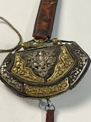 A varied collection of Himalayan accessories with turquoise ornaments, Tibet, 19th C. — foto 11