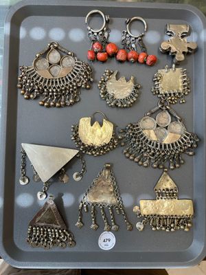 A varied collection of jewellery and accessories, Afghanistan, India, Pakistan, and Yemen, 19th C. — photo 2