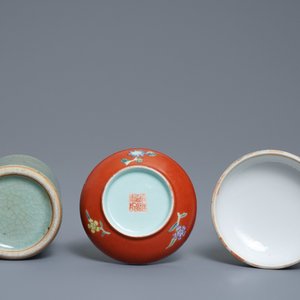 A varied collection of monochrome Chinese porcelain, 19/20th C. — photo 9