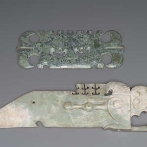 A varied collection of nine Chinese archaistic jade and stone carvings, 20th C. — photo 5