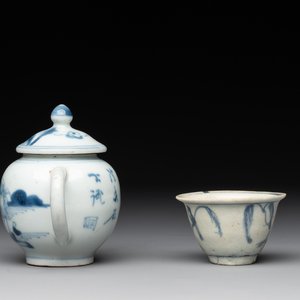 A varied collection of nine Chinese blue and white wares, Ming and later — photo 9