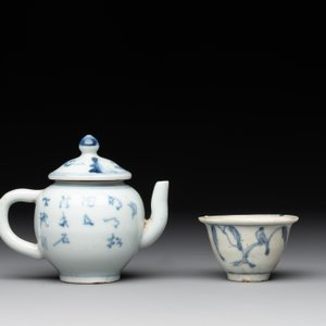 A varied collection of nine Chinese blue and white wares, Ming and later — photo 10