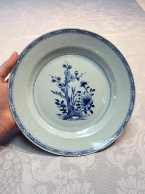 A varied collection of nine Chinese blue, white and famille rose wares, Kangxi and later — 照片 16