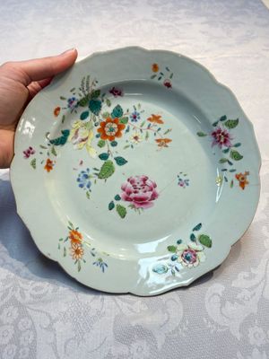A varied collection of nine Chinese blue, white and famille rose wares, Kangxi and later — 照片 18