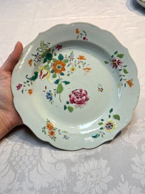 A varied collection of nine Chinese blue, white and famille rose wares, Kangxi and later — 照片 20